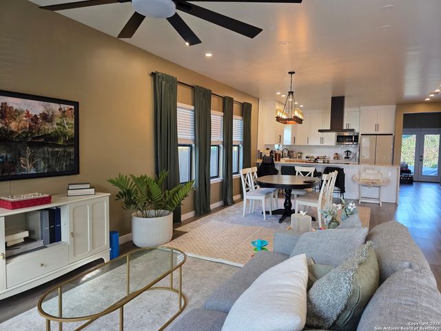 511 E Woodlawn Avenue, San Antonio, TX 78212