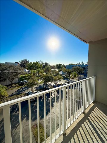 8260 SW 210th St 301, Cutler Bay, FL 33189