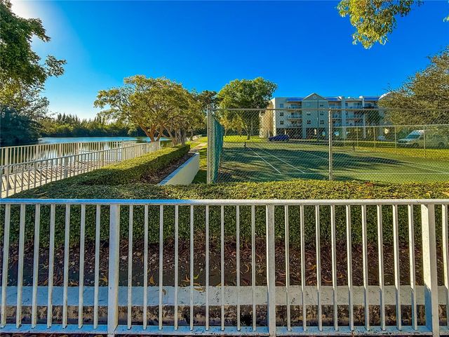 8260 SW 210th St 301, Cutler Bay, FL 33189