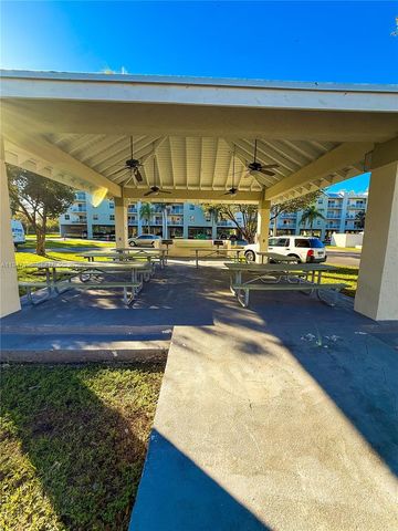 8260 SW 210th St 301, Cutler Bay, FL 33189