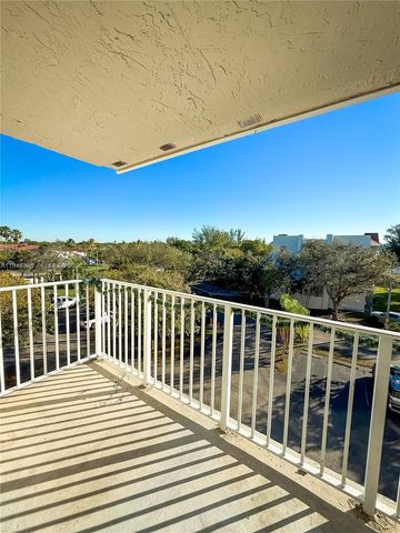 8260 SW 210th St 301, Cutler Bay, FL 33189