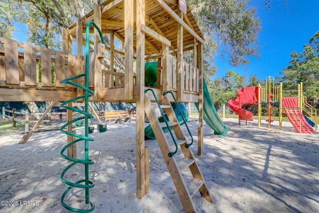 40 Folly Field Rd Apt C131, Hilton Head Island, SC 29928