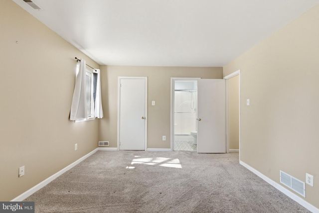 305-A CYPRESS POINT CIR, Mount Laurel, NJ 08054