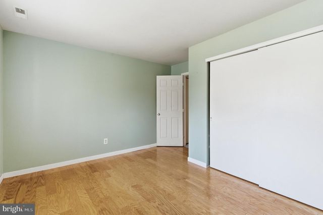305-A CYPRESS POINT CIR, Mount Laurel, NJ 08054