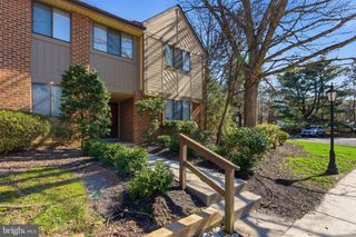 305-A CYPRESS POINT CIR, Mount Laurel, NJ 08054