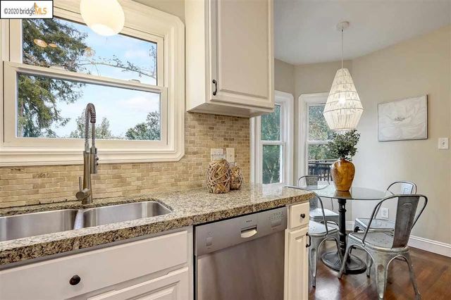 9332 Granada Ave, Oakland, CA 94605