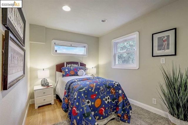 9332 Granada Ave, Oakland, CA 94605