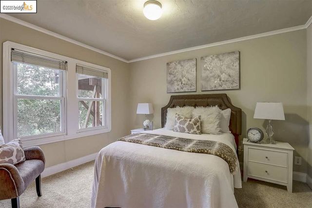 9332 Granada Ave, Oakland, CA 94605