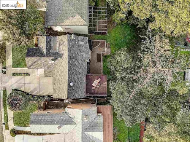 9332 Granada Ave, Oakland, CA 94605