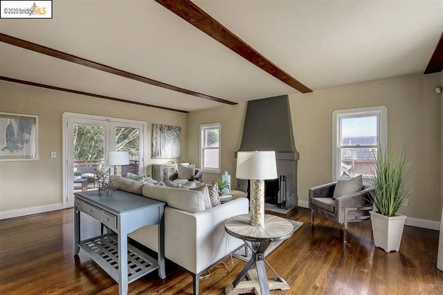 9332 Granada Ave, Oakland, CA 94605