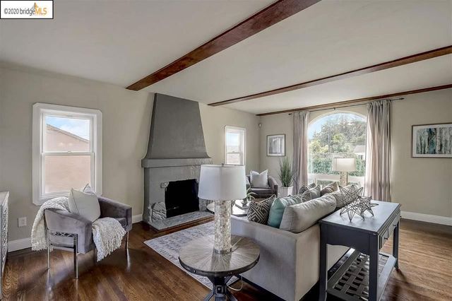 9332 Granada Ave, Oakland, CA 94605