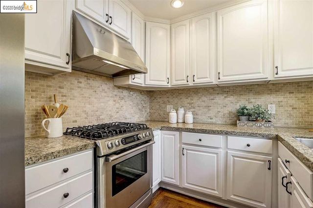 9332 Granada Ave, Oakland, CA 94605