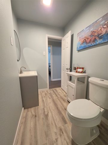 1043 Blaylock Circle S, Irving, TX 75061