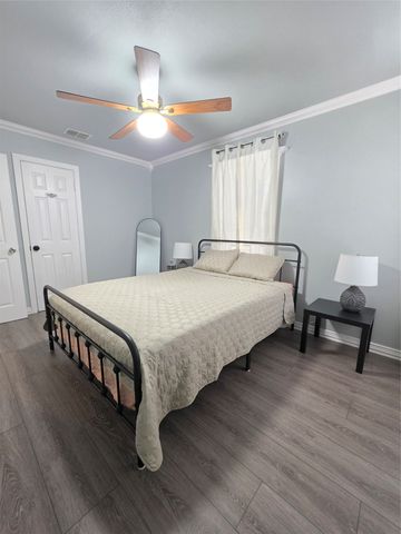 1043 Blaylock Circle S, Irving, TX 75061