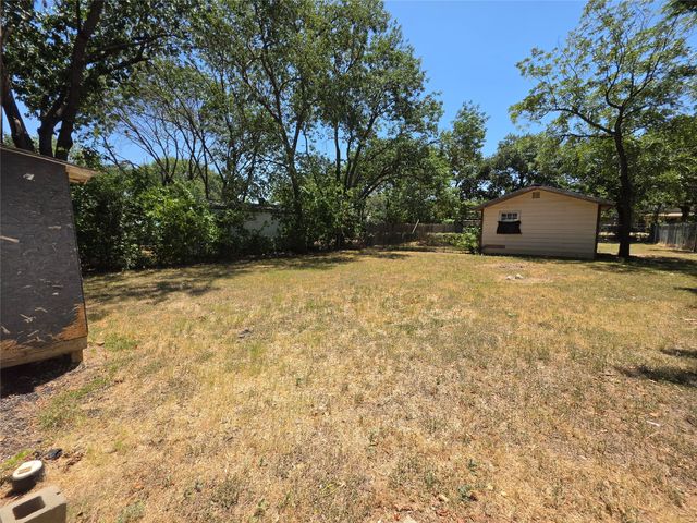 1043 Blaylock Circle S, Irving, TX 75061