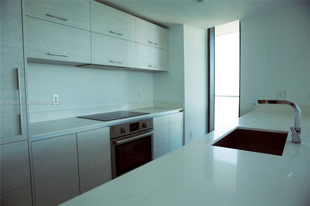 1300 S Miami Ave 4005, Miami, FL 33130