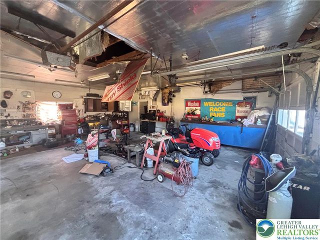 3236 Apples Church Road, Lower Saucon Twp, PA 18015