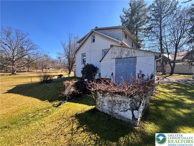 3236 Apples Church Road, Lower Saucon Twp, PA 18015