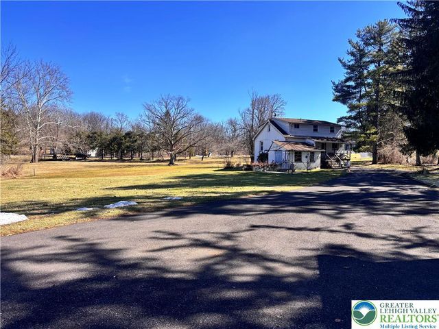 3236 Apples Church Road, Lower Saucon Twp, PA 18015