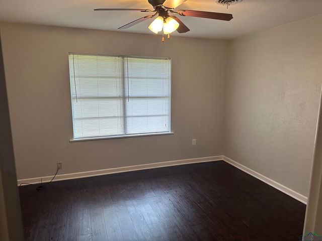 1821 Swan, Longview, TX 75604