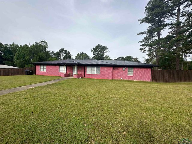 1821 Swan, Longview, TX 75604