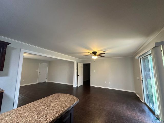 1821 Swan, Longview, TX 75604