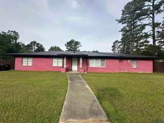 1821 Swan, Longview, TX 75604