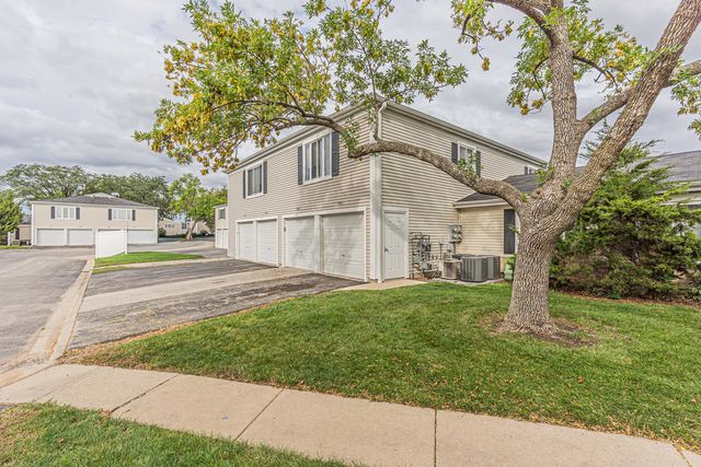 1353 Cove Drive 207B, Prospect Heights, IL 60070