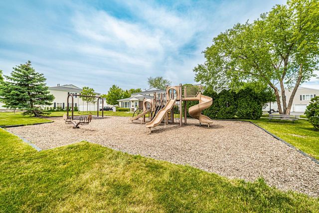 1353 Cove Drive 207B, Prospect Heights, IL 60070