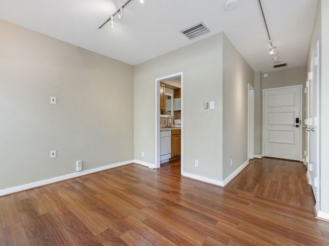 6211 W Northwest Highway G113, Dallas, TX 75225