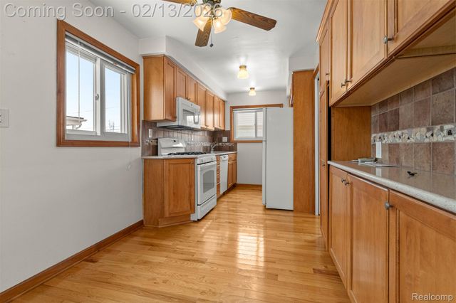 2431 Grange Road, Trenton, MI 48183