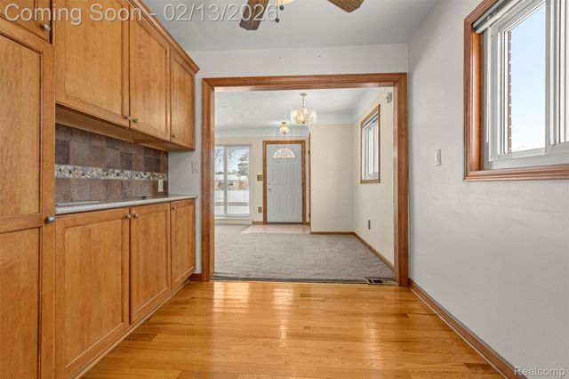 2431 Grange Road, Trenton, MI 48183