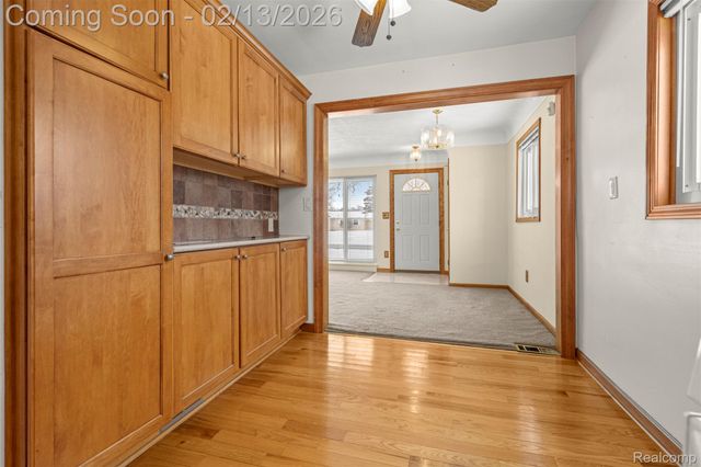 2431 Grange Road, Trenton, MI 48183