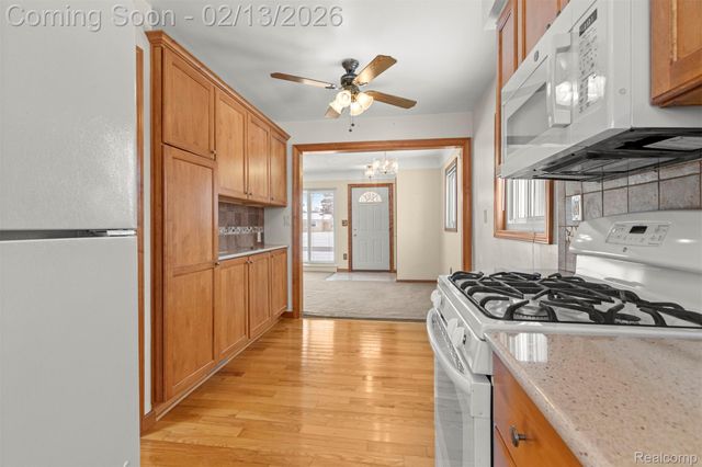 2431 Grange Road, Trenton, MI 48183