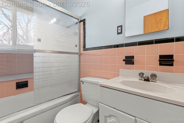 2431 Grange Road, Trenton, MI 48183