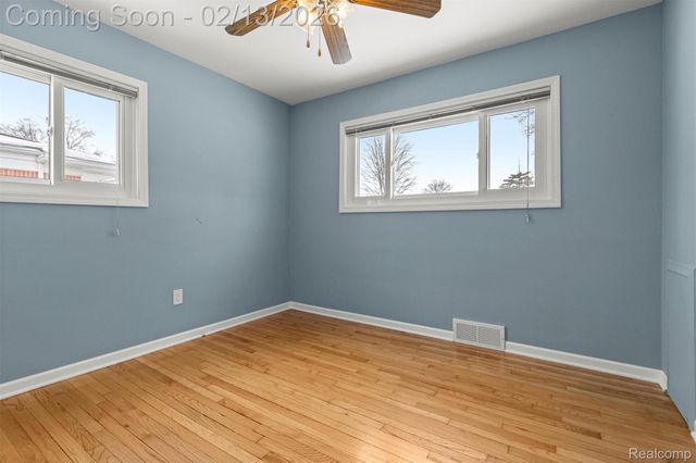 2431 Grange Road, Trenton, MI 48183