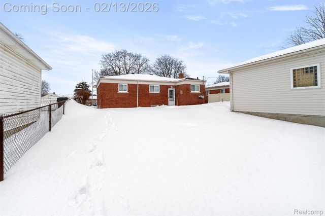 2431 Grange Road, Trenton, MI 48183