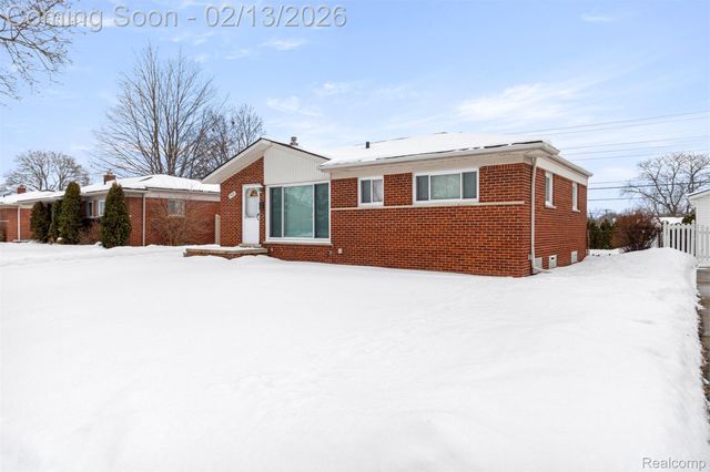 2431 Grange Road, Trenton, MI 48183