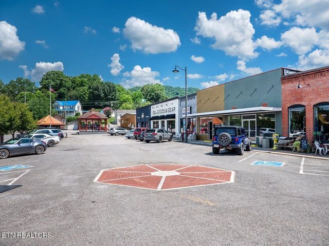 1A Cherohala Skyway, Tellico Plains, TN 37385