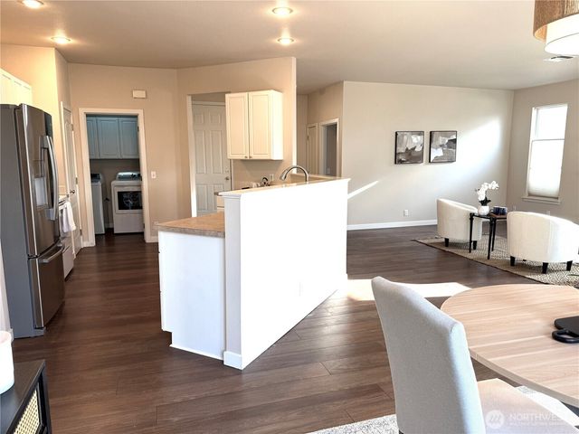 702 SE Creekside Drive, College Place, WA 99324