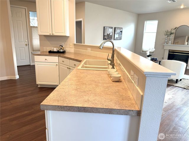 702 SE Creekside Drive, College Place, WA 99324