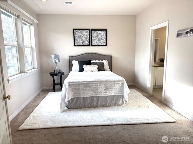 702 SE Creekside Drive, College Place, WA 99324