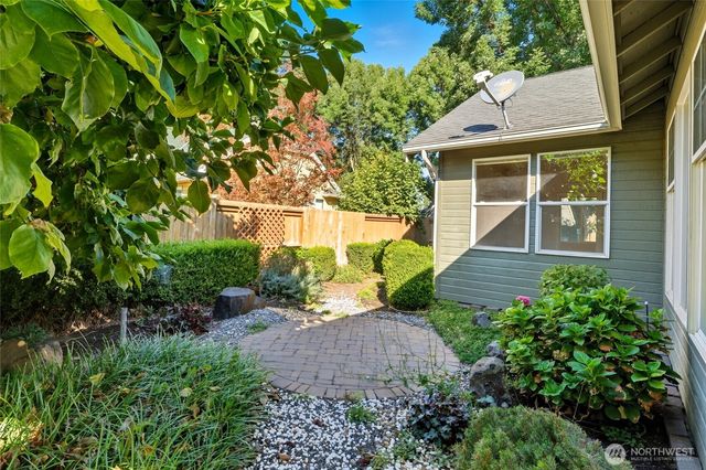 702 SE Creekside Drive, College Place, WA 99324