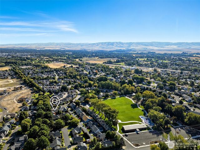 702 SE Creekside Drive, College Place, WA 99324