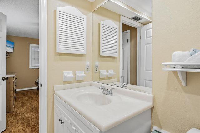 17200 GULF BOULEVARD 202, North Redington Beach, FL 33708