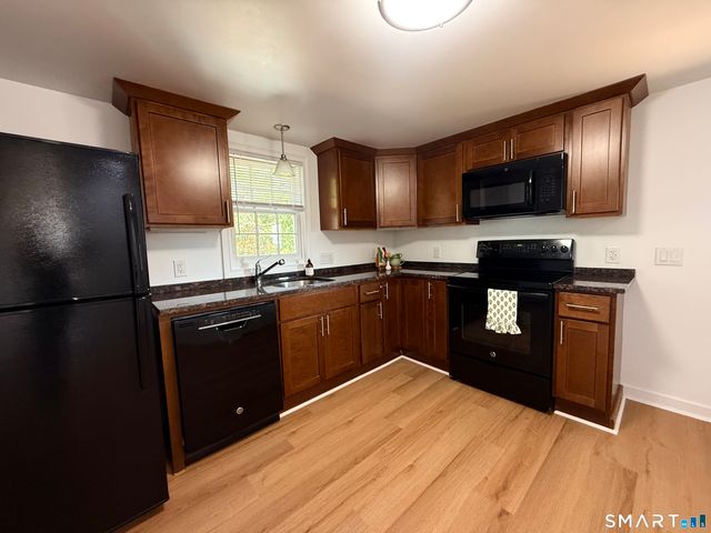 9 Brewer Street 3, New London, CT 06320