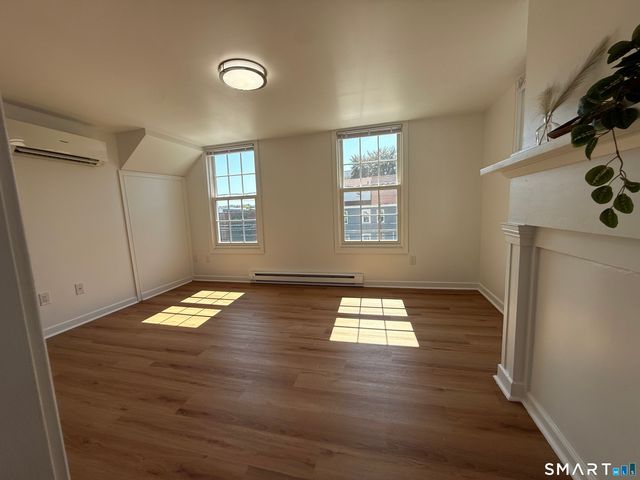 9 Brewer Street 3, New London, CT 06320