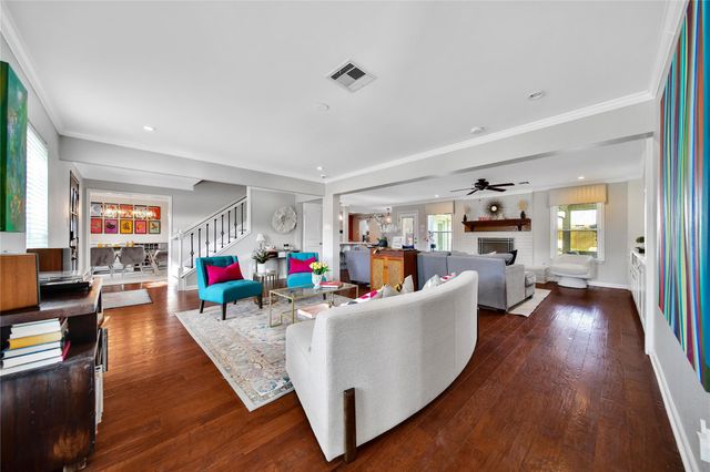 1018 Candlelight Lane, Houston, TX 77018