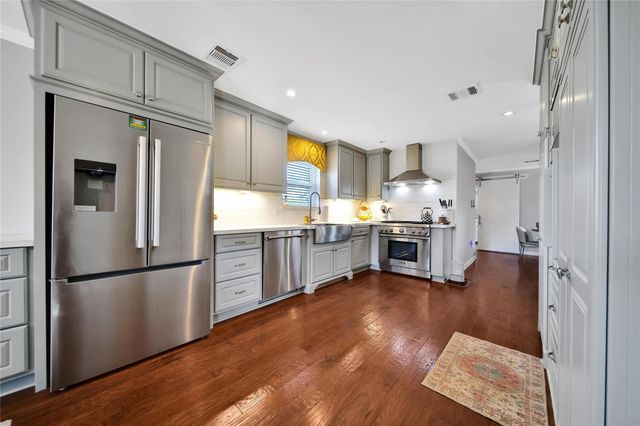 1018 Candlelight Lane, Houston, TX 77018