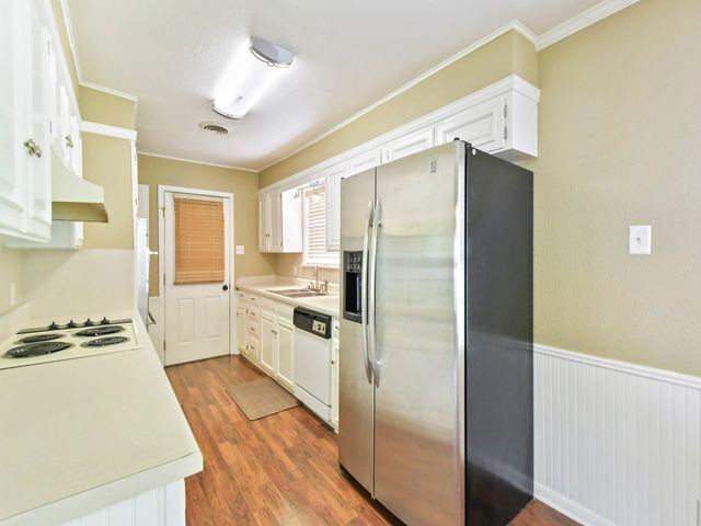 2005 Maplewood Drive, Gainesville, TX 76240